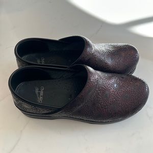 Wine Patent Leather Clog by Dansko EU 39 - US 8.5-9
